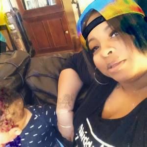 Meet your Posher, Lauren